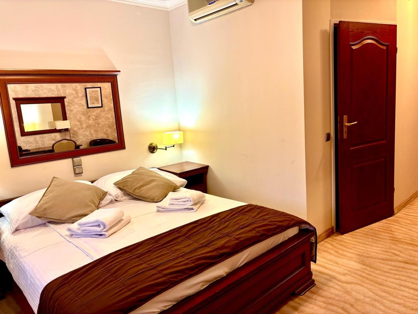Cumulus Hotel Będzin Екстериор снимка